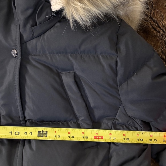 Women’s M Lauren Ralph Lauren Designer Black Puffer Jacket with Faux Fur - Picture 5 of 17